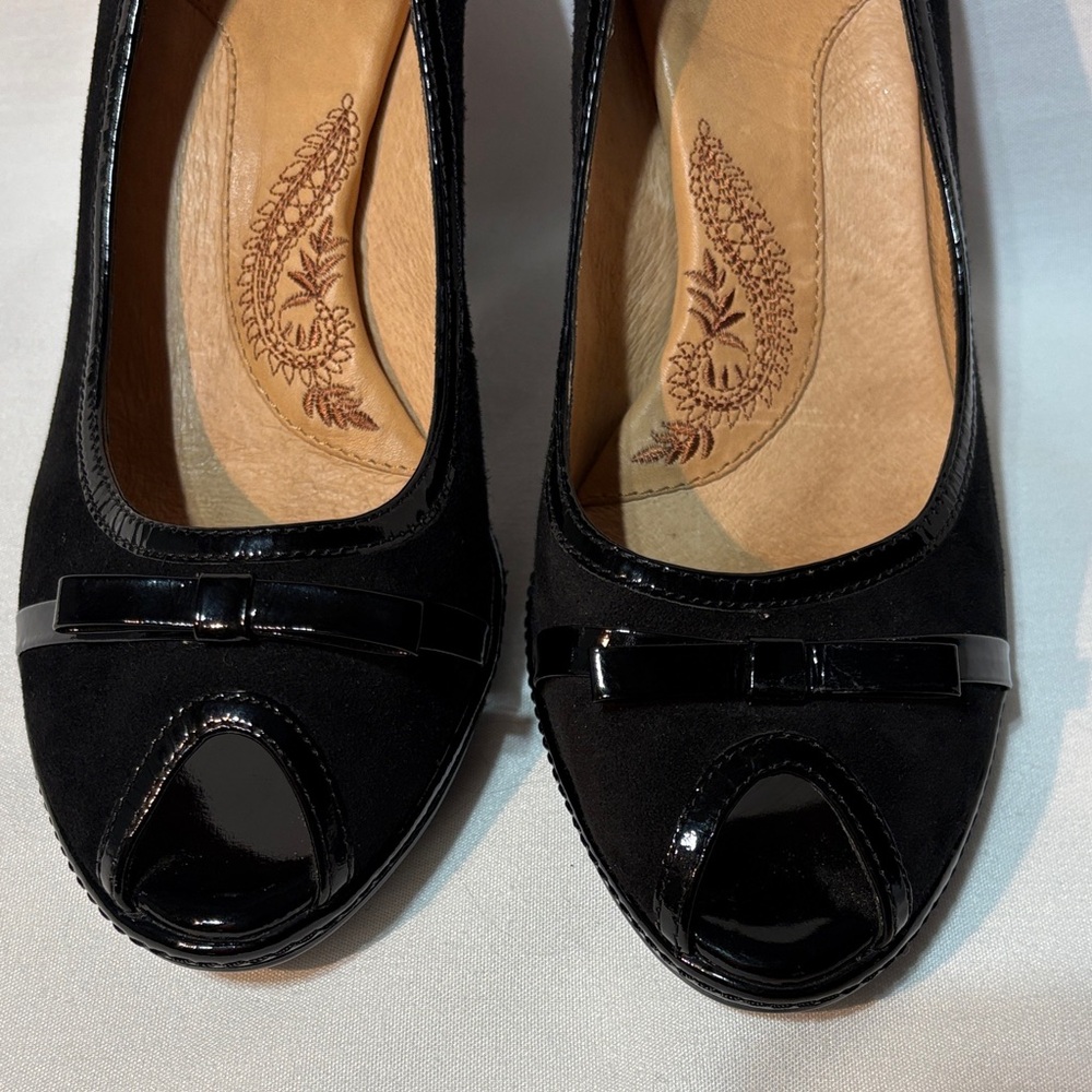 Sofft Black Brushed Suede Open-Toe Mid Heel Pumps with Bow Accent 8 M - Picture 11 of 11